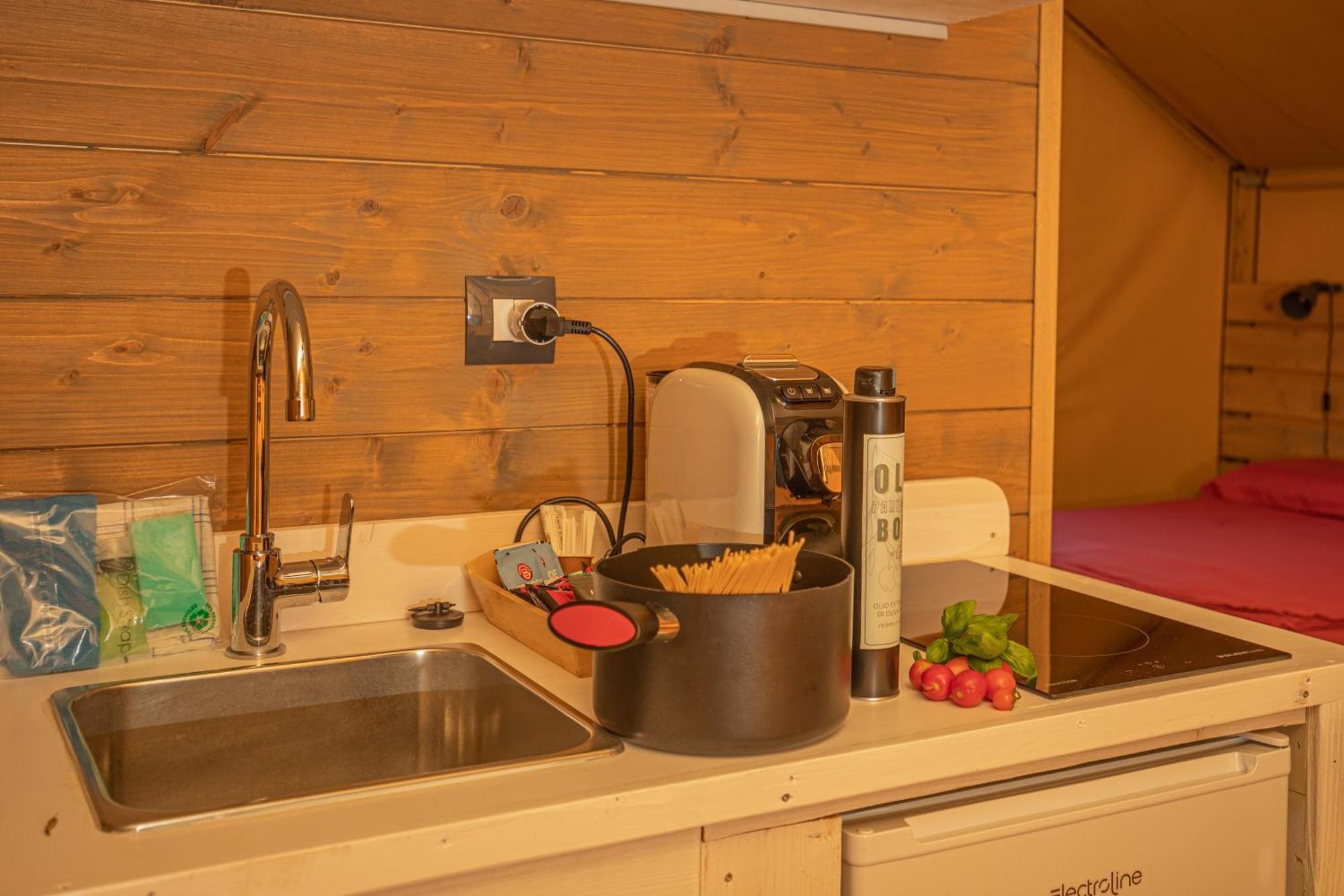 Glamping Grancia Hotel โกรเซตโต ภายนอก รูปภาพ