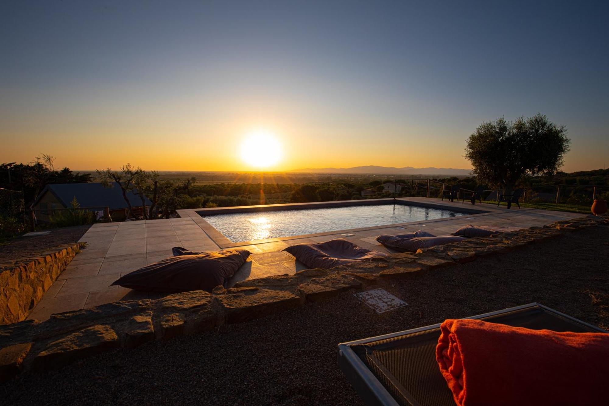 Glamping Grancia Hotel โกรเซตโต ภายนอก รูปภาพ