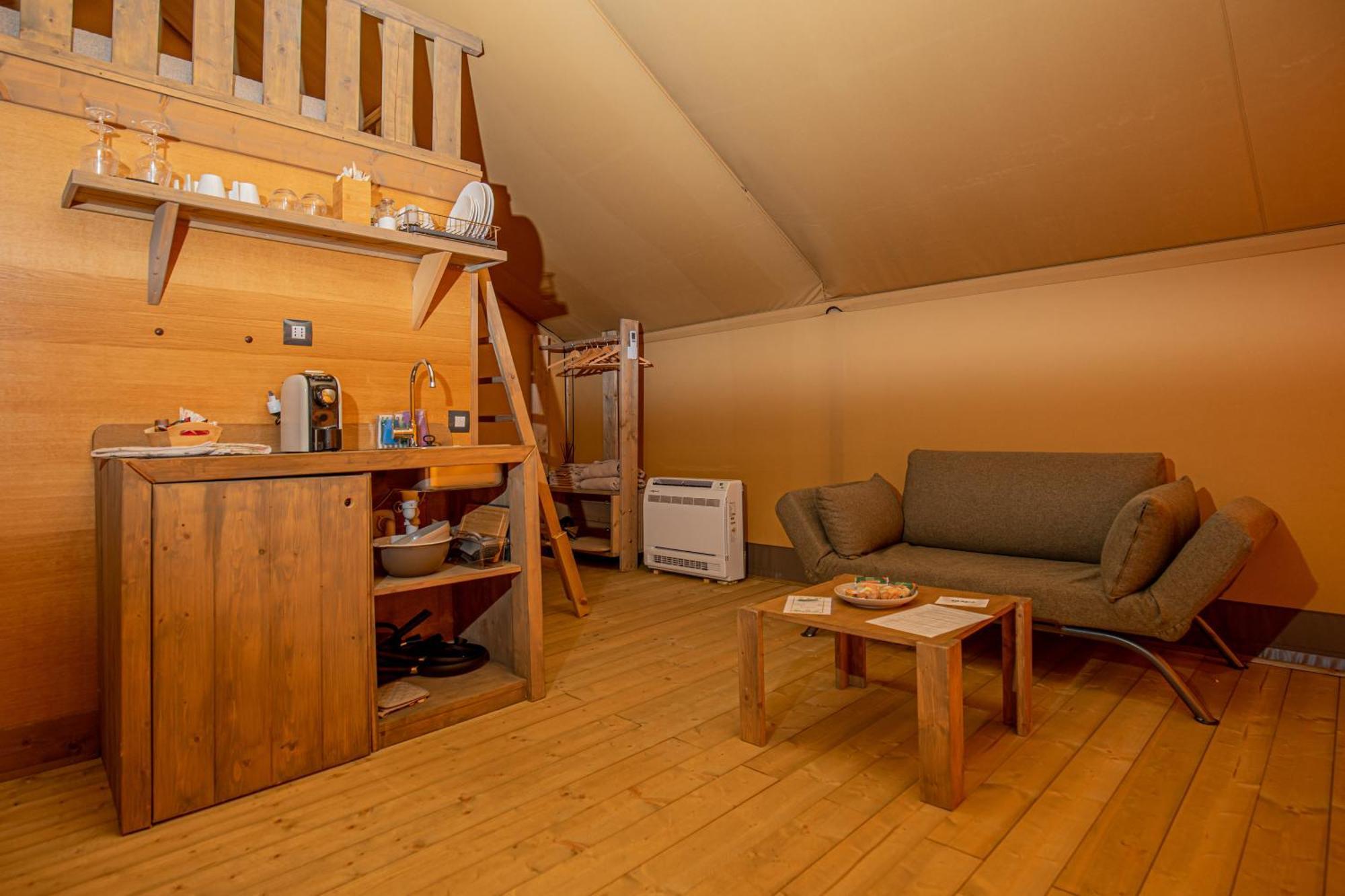 Glamping Grancia Hotel โกรเซตโต ภายนอก รูปภาพ