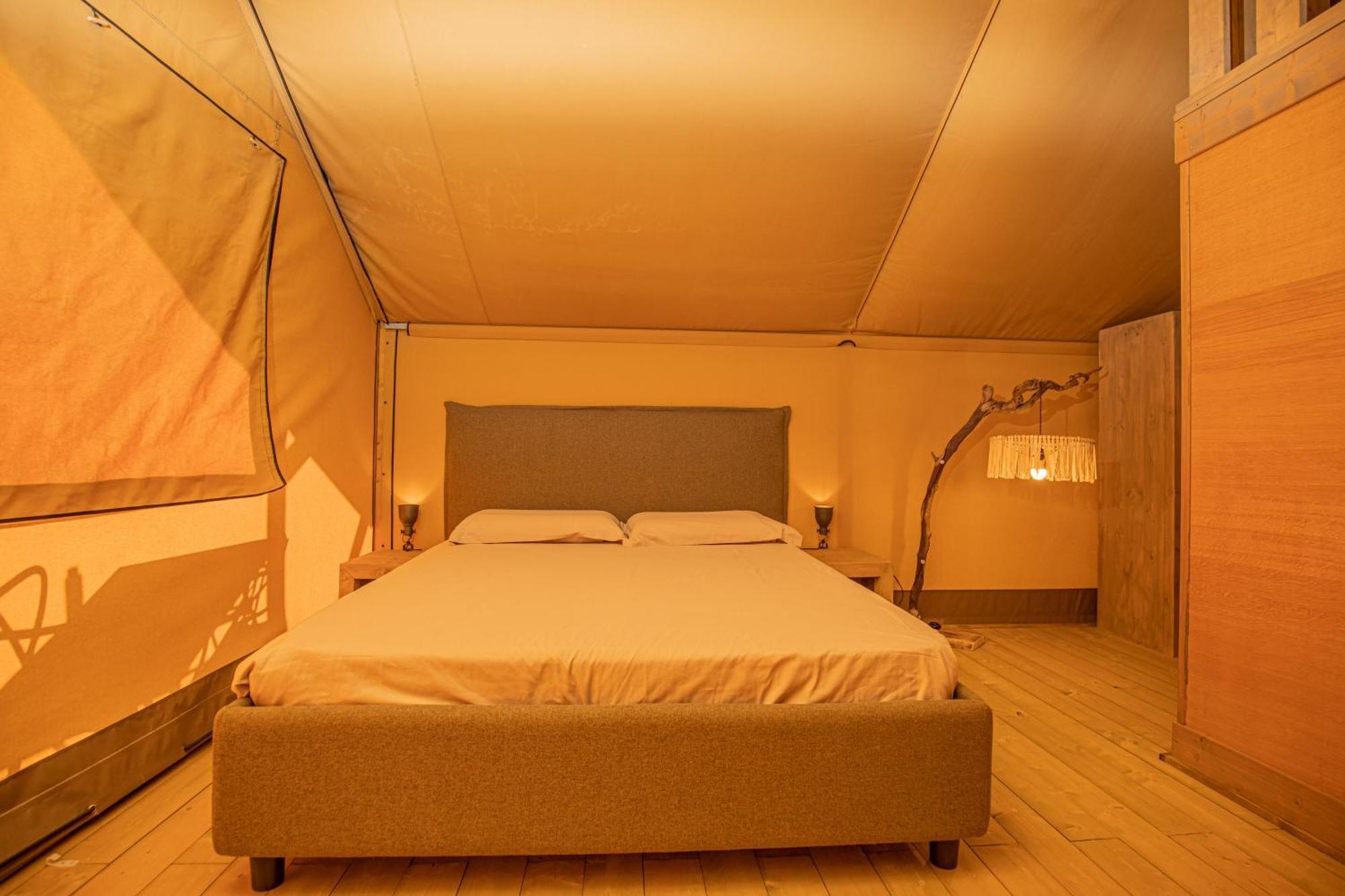 Glamping Grancia Hotel โกรเซตโต ภายนอก รูปภาพ